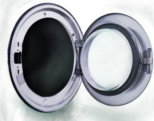 Cosa fare quando la lavatrice perde acqua